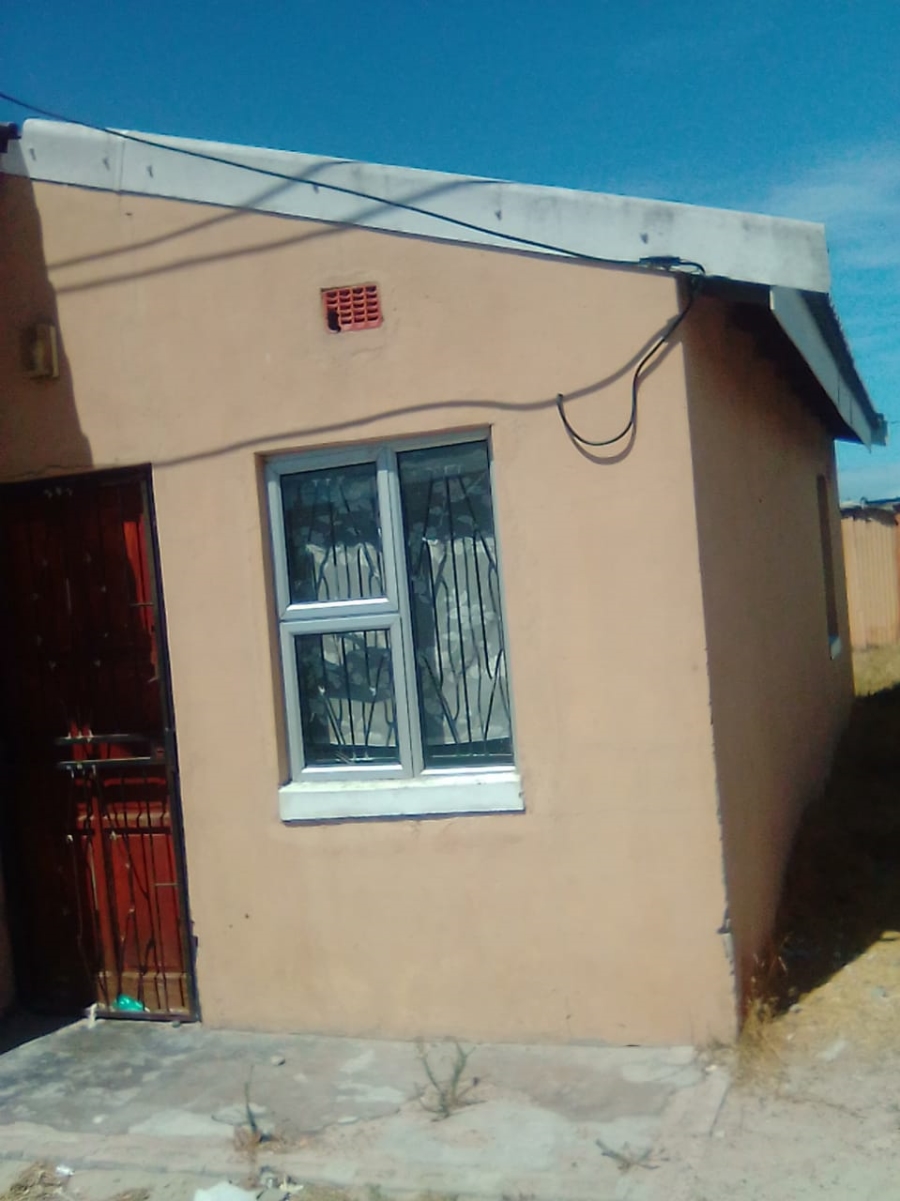 2 Bedroom Property for Sale in Mxolisi Phetani Western Cape